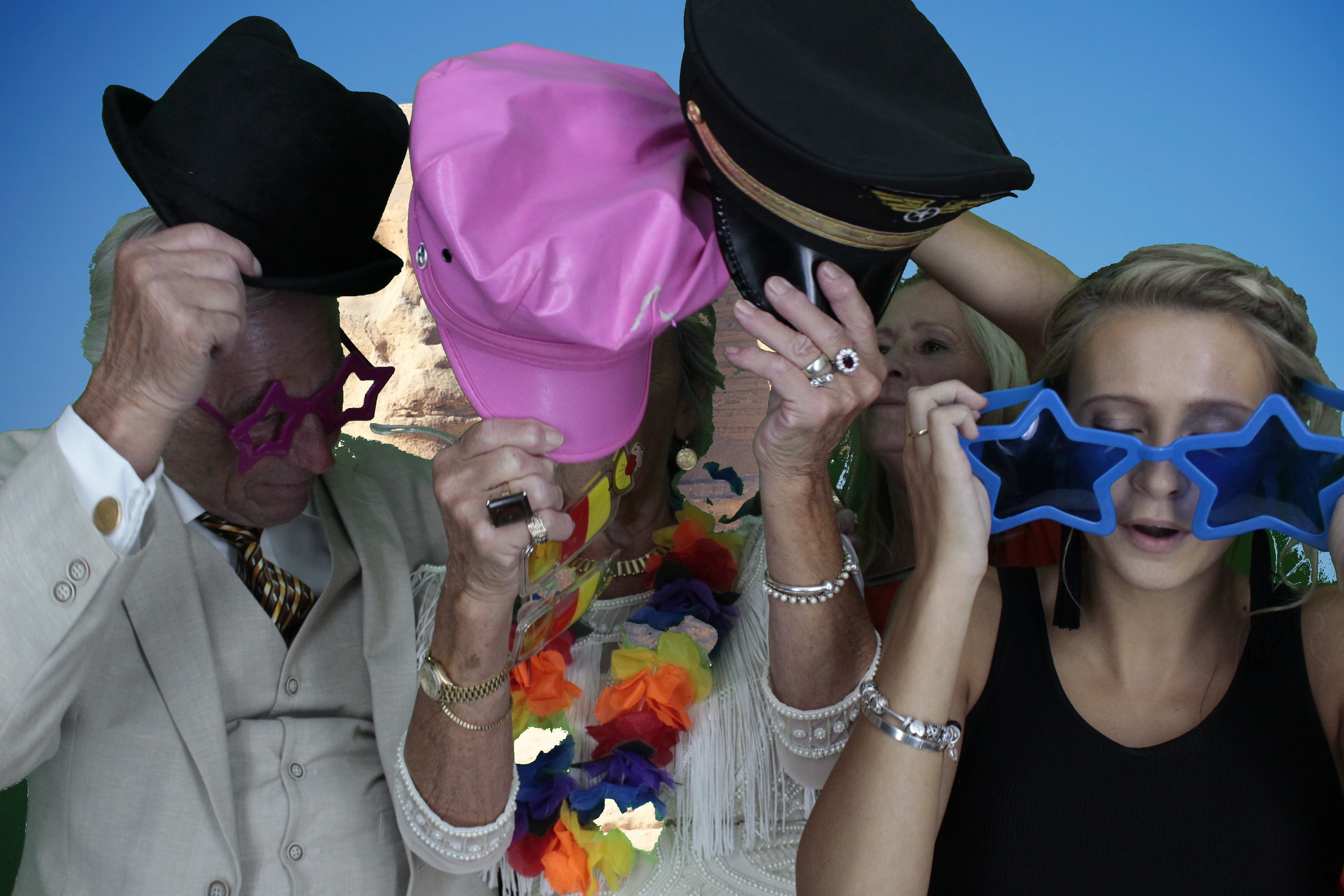 Mr & Mrs Bowles | View more photos from the event at gallery.myphotoboothexperience.co.uk/u/MyPhotoBoothExperienceLtd/Mr-Mrs-Bowles